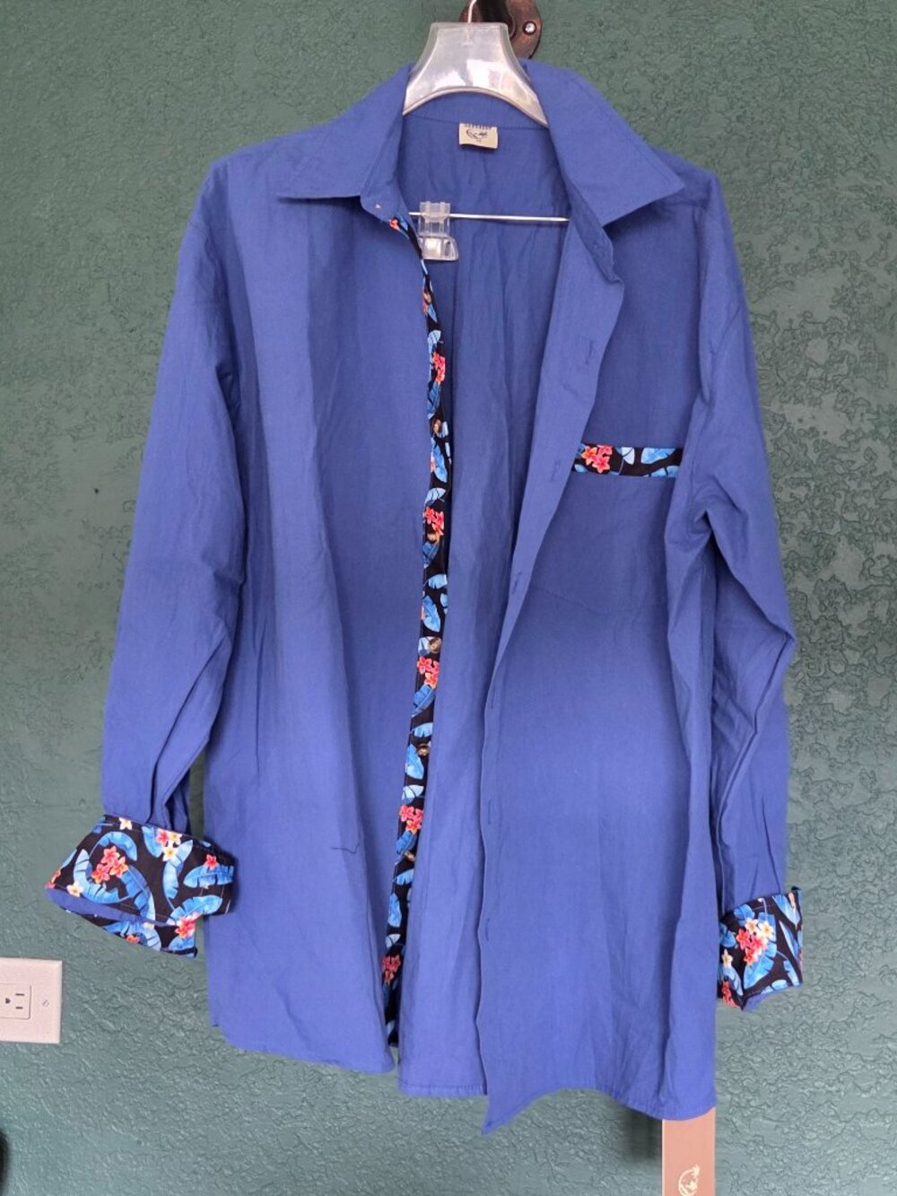 Hardaddy Royal Blue Long Sleeve Button Down Shirt Floral Accent Cuffs NWT